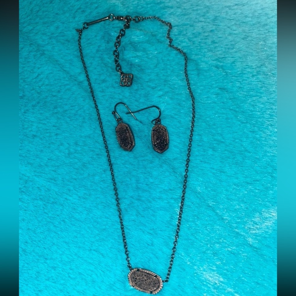 Kendra Scott gunmetal necklace and earring set in drusy